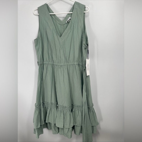 Calvin Klein Gauzy Mint Green Tie Waist Tiered Hem V Neck Dress Sz 16 - Picture 1 of 5